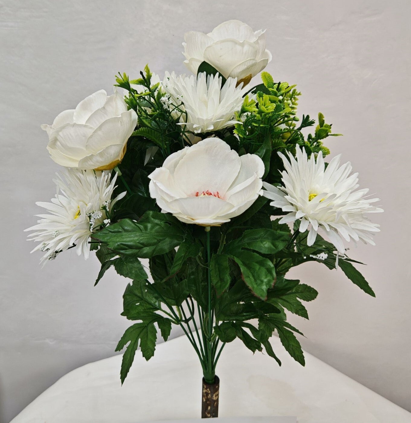 CREAM MAGNOLIA MUM MIXED BUSH X 12 CREAM - 45431