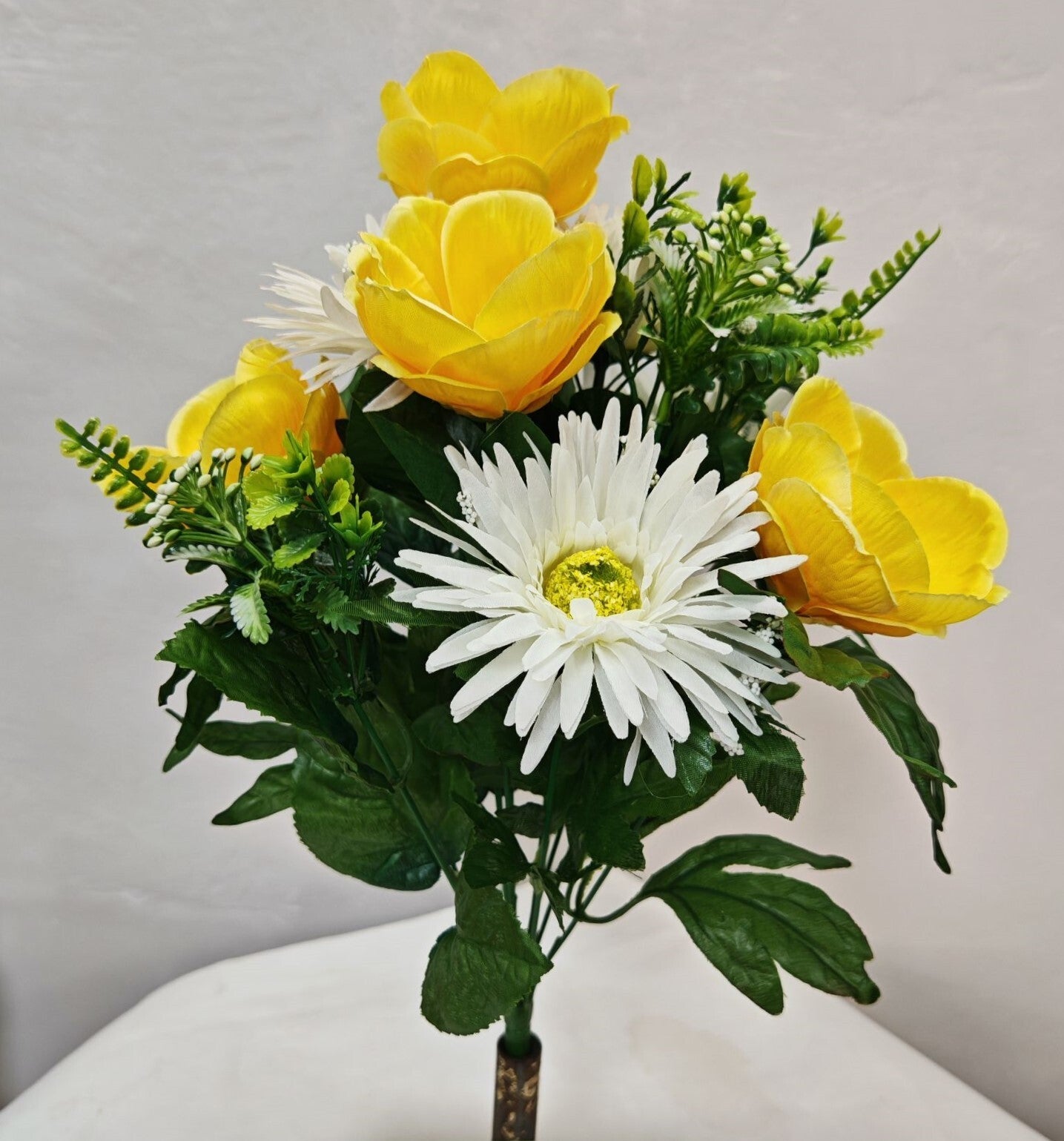 YELLOW CREAM MAGNOLIA MUM MIXED BUSH X 12 - 45432