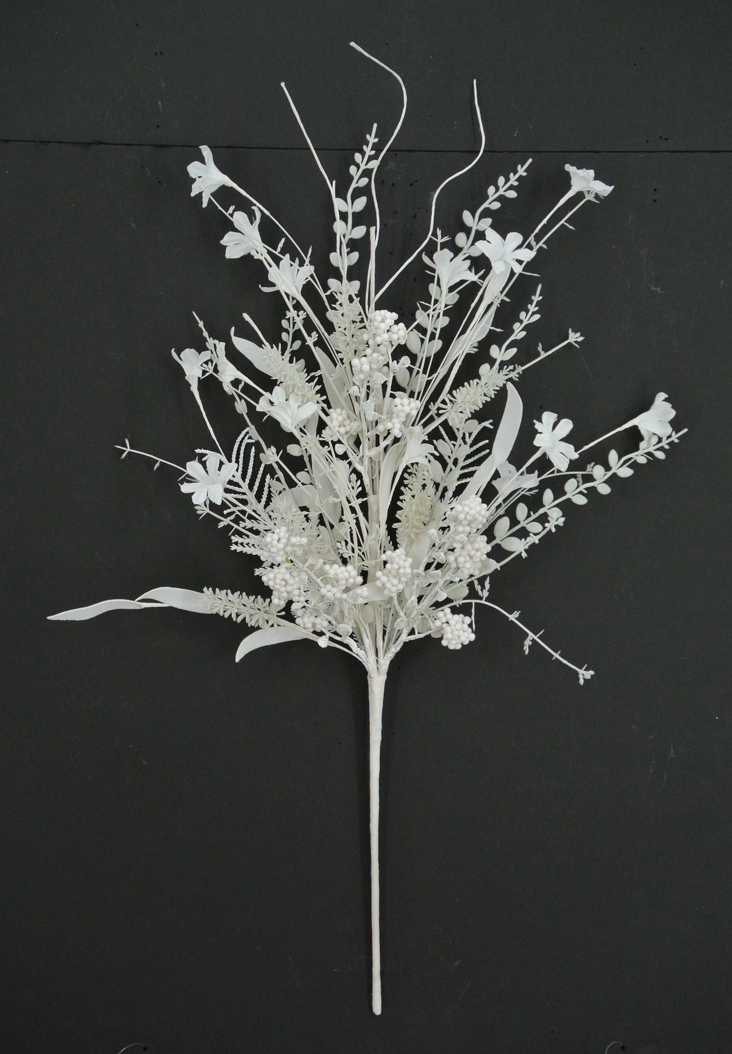 24 IN WHITE MIXED CHRISTMAS SPRAY - 63526-WT