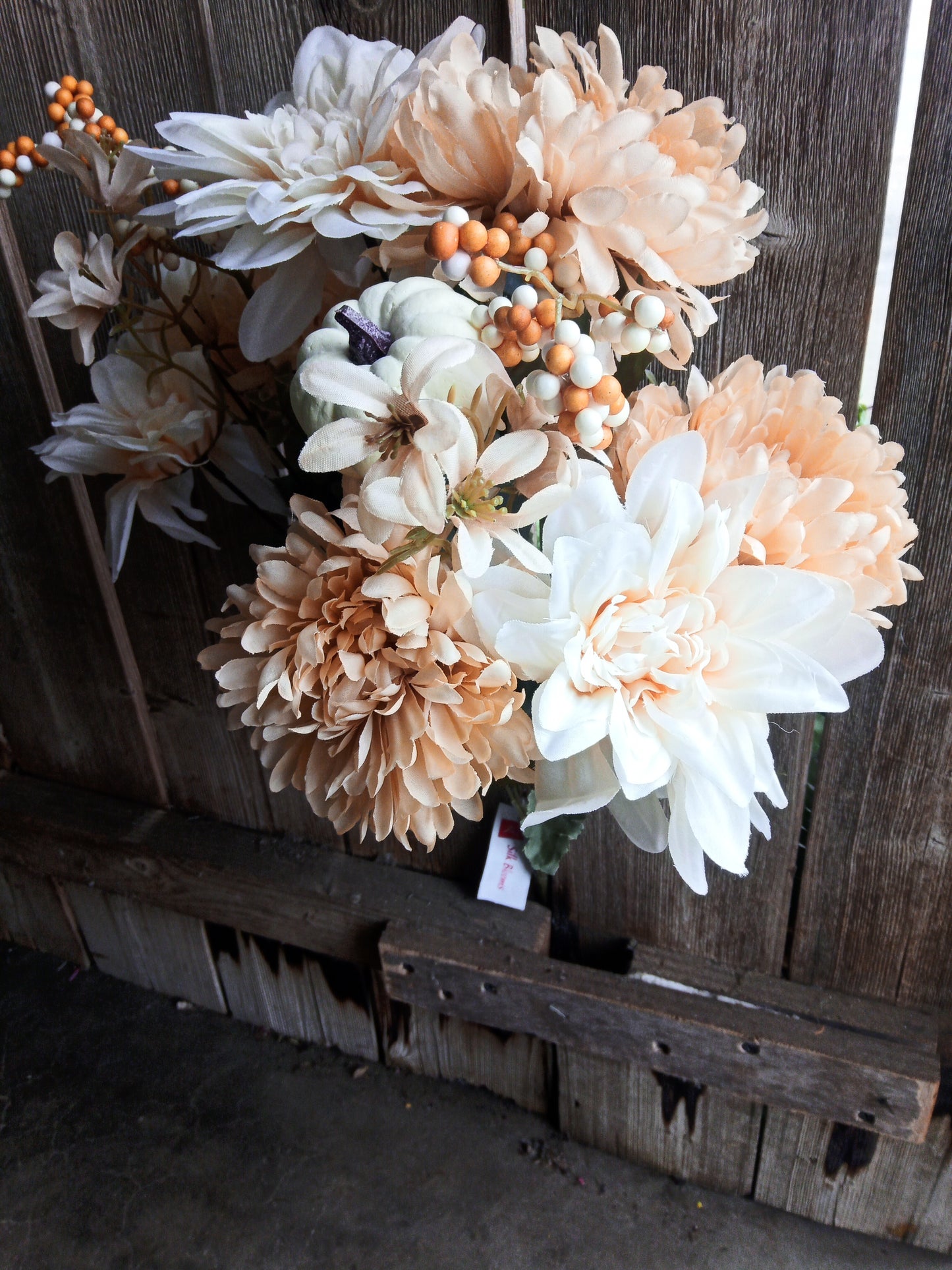 19" BEIGE DAHILA/MUM/PUMPKIN MIX BUSH X14-GPB25402