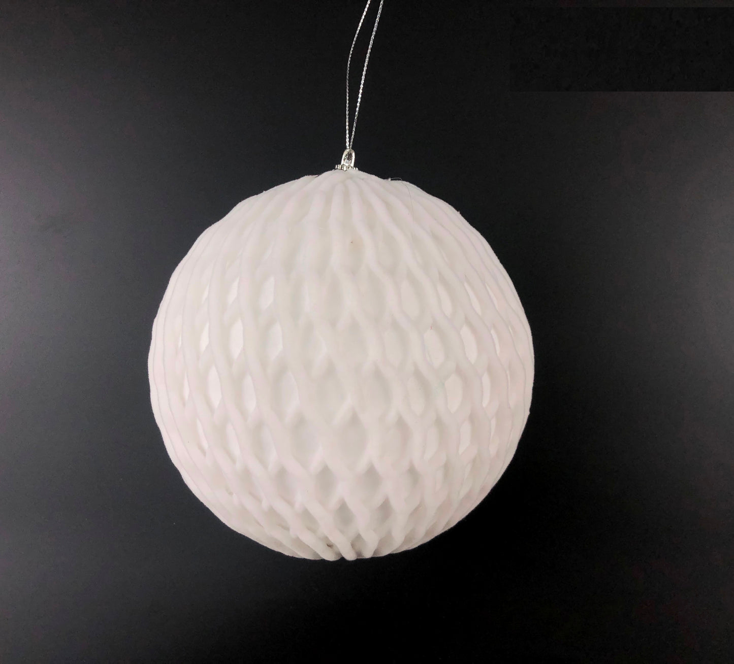 6 IN HANGING BALL- 32248-WT