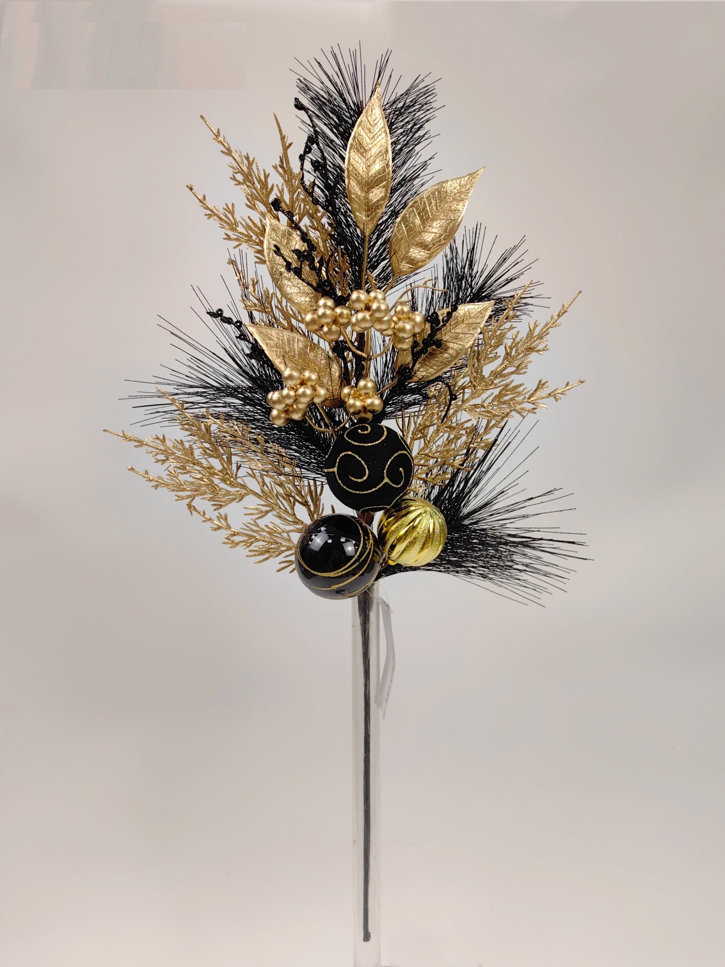 24 IN TWIG PINE BERRY BALL- 32311