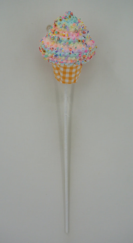 4.5 X  X 18.5 IN CUPCAKE WITH SPRINKLES - 40252