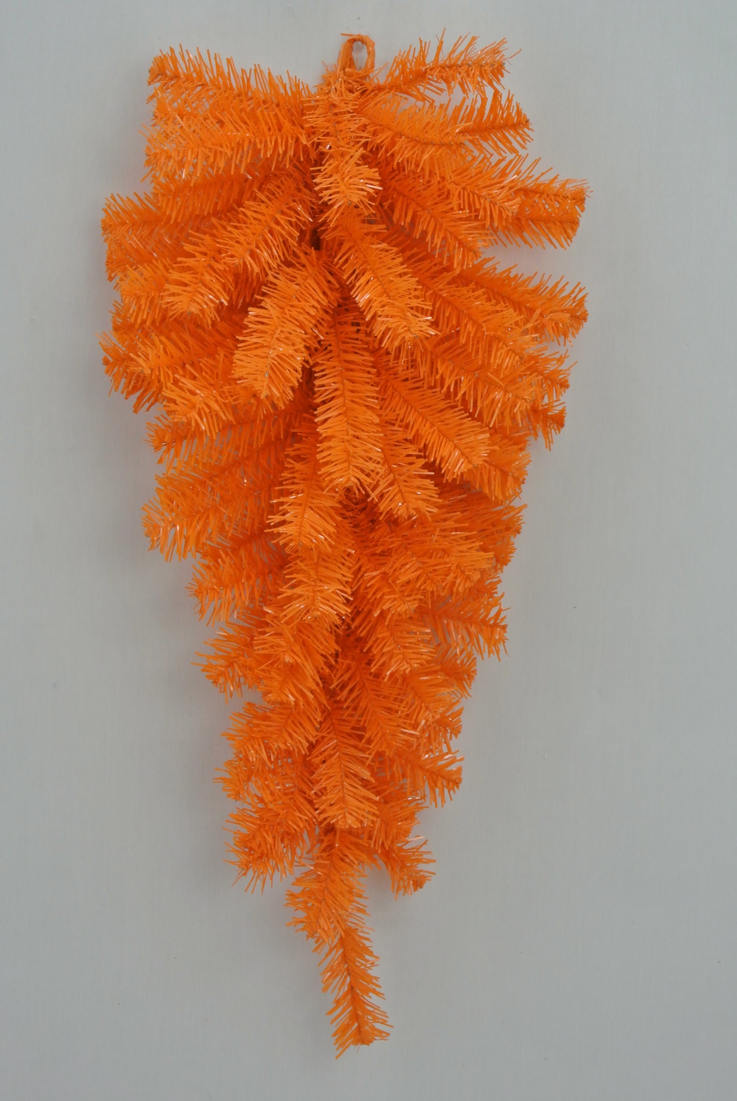 24 IN ORANGE TEARDROP SWAG - 82298-OR