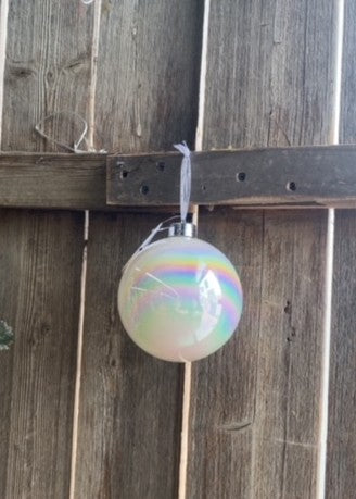 4.7" Iridescent Ball Orn-White-25712